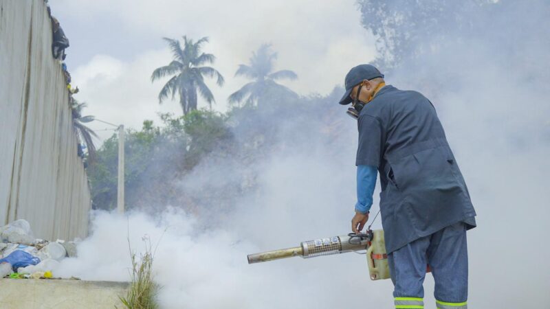 Eco5RD fortalece jornada de fumigación en estaciones de transferencia, pesaje y zonas cercanas