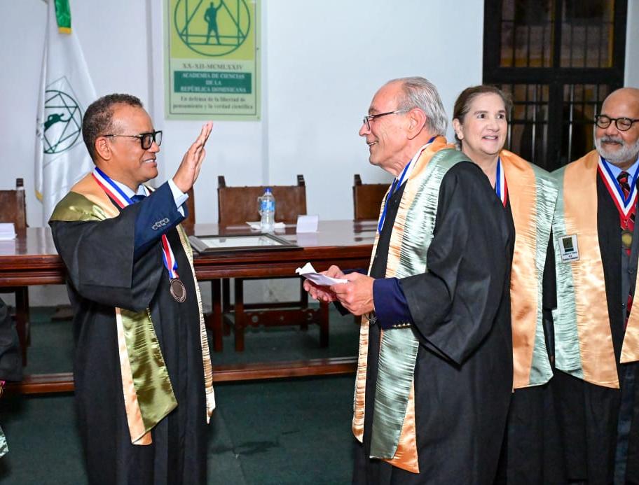 Academia de Ciencias inviste al escritor y poeta Basilio Belliard como Miembro de Número