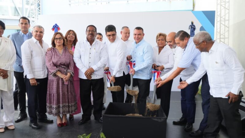 SNS inicia remozamiento de Emergencia y Edificio Pediátrico del Hospital Darío Contreras