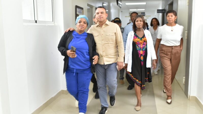 Director del SNS realiza recorrido de supervisión por varios hospitales y centros de la Red Pública