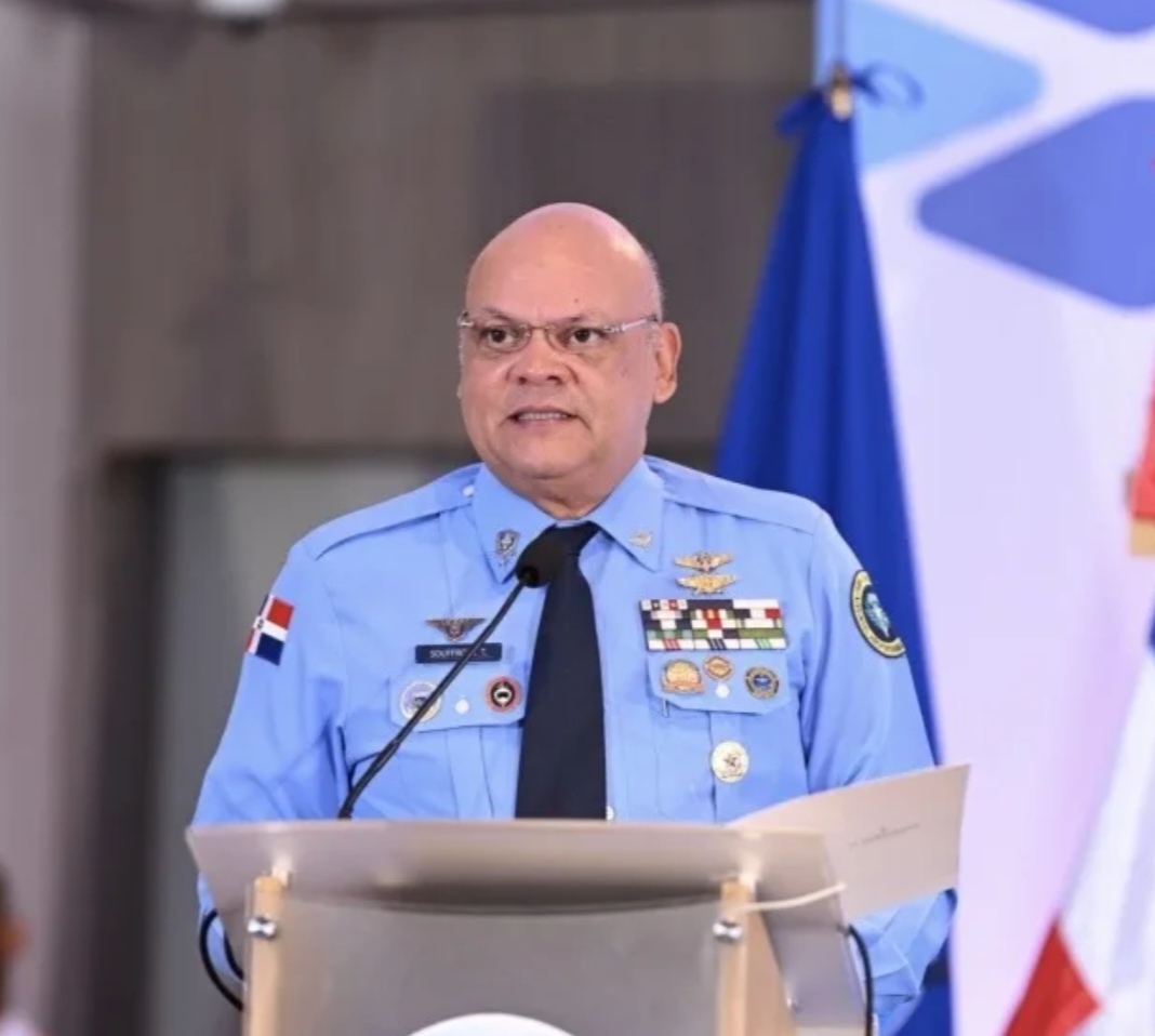 Abinader designa a Enmanuel Marcelino Souffront Tamayo como nuevo comandante de la Fuerza Aérea