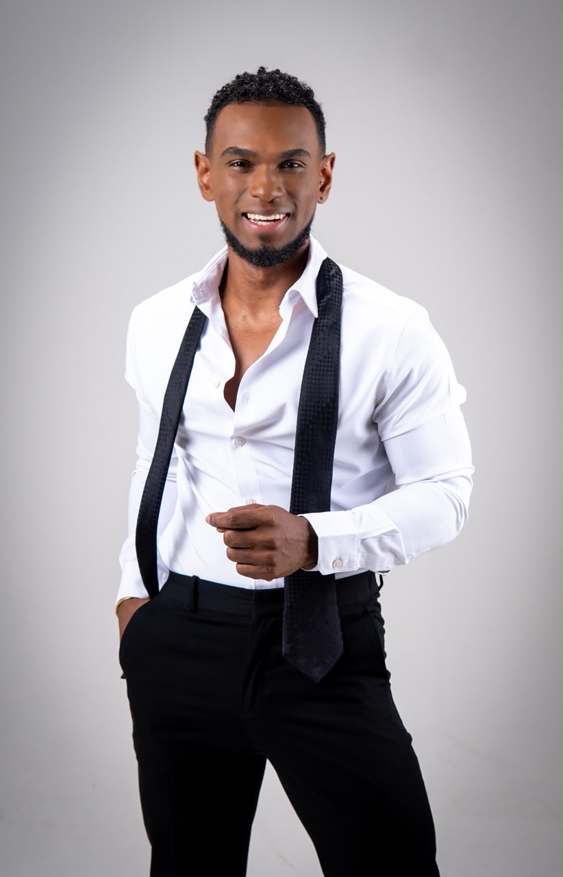 Joel Ramírez impulsa su carrera como presentador en “Activando la Mañana” y “Echando el Pulso”