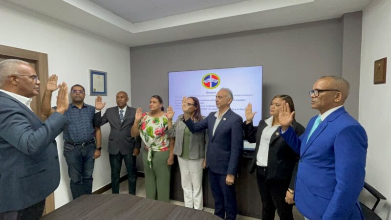 Presidente de la Hermandad de Veterenos de las FF.AA y PN juramenta Comité de Afiliación