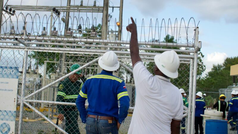 4,544 familias de Quisqueya cuentan ahora con mayor capacidad eléctrica gracias a la intervención de EDEEste